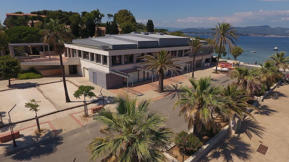 סיס-פור-לה-פלאז' Hotel Helios & Spa - Ile Des Embiez מראה חיצוני תמונה