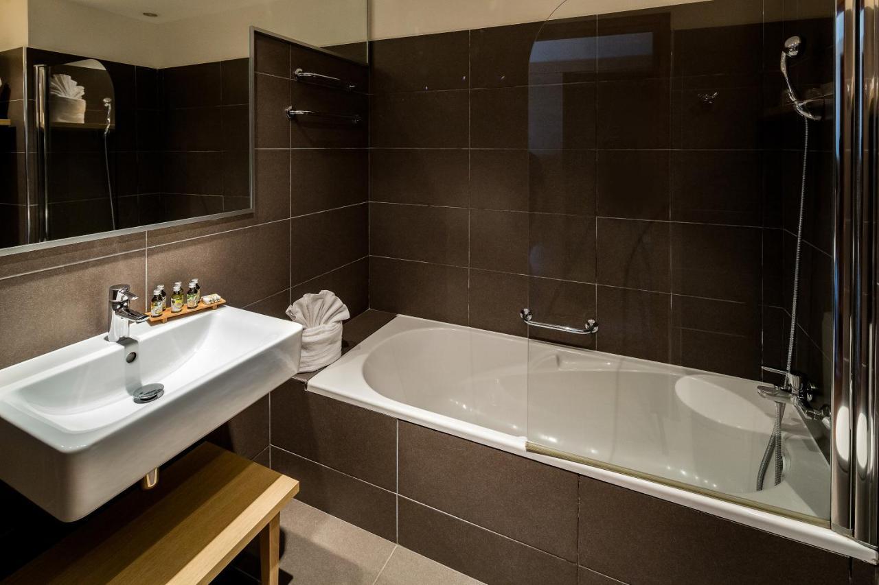 סיס-פור-לה-פלאז' Hotel Helios & Spa - Ile Des Embiez מראה חיצוני תמונה