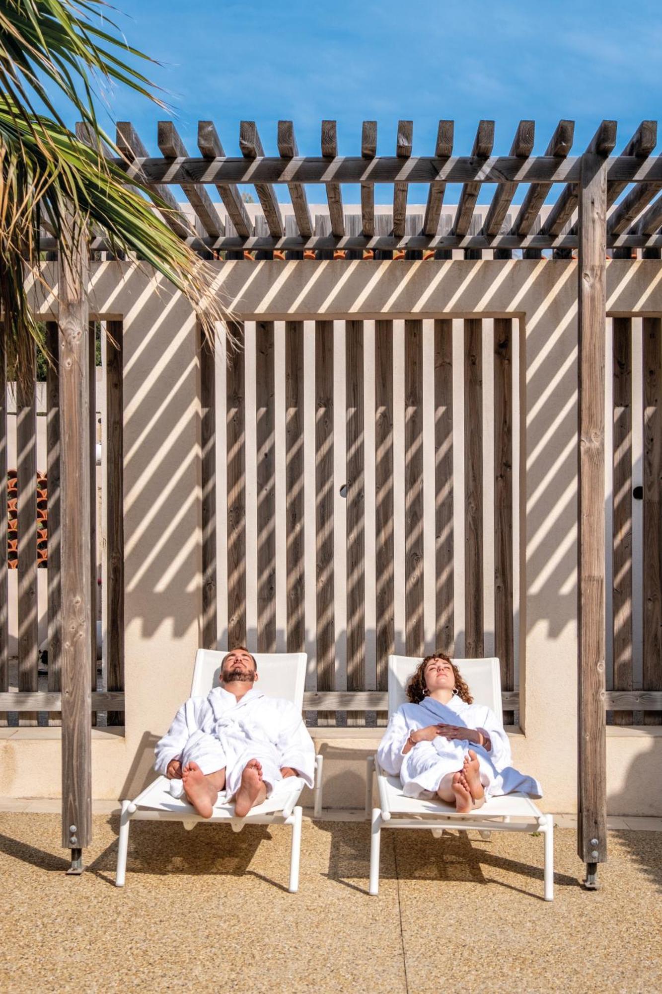 סיס-פור-לה-פלאז' Hotel Helios & Spa - Ile Des Embiez מראה חיצוני תמונה
